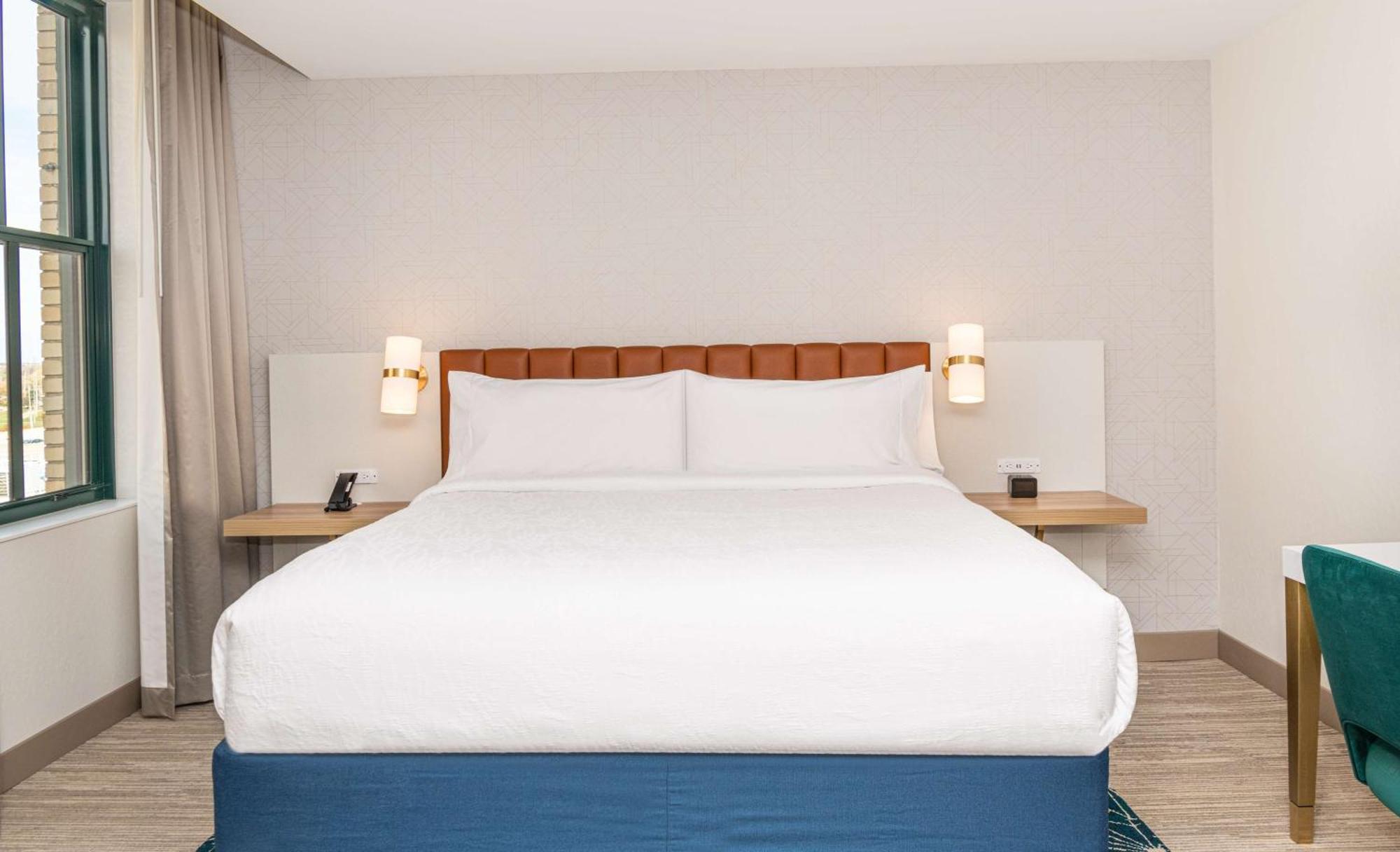 Hilton Garden Inn Flint Downtown Dış mekan fotoğraf