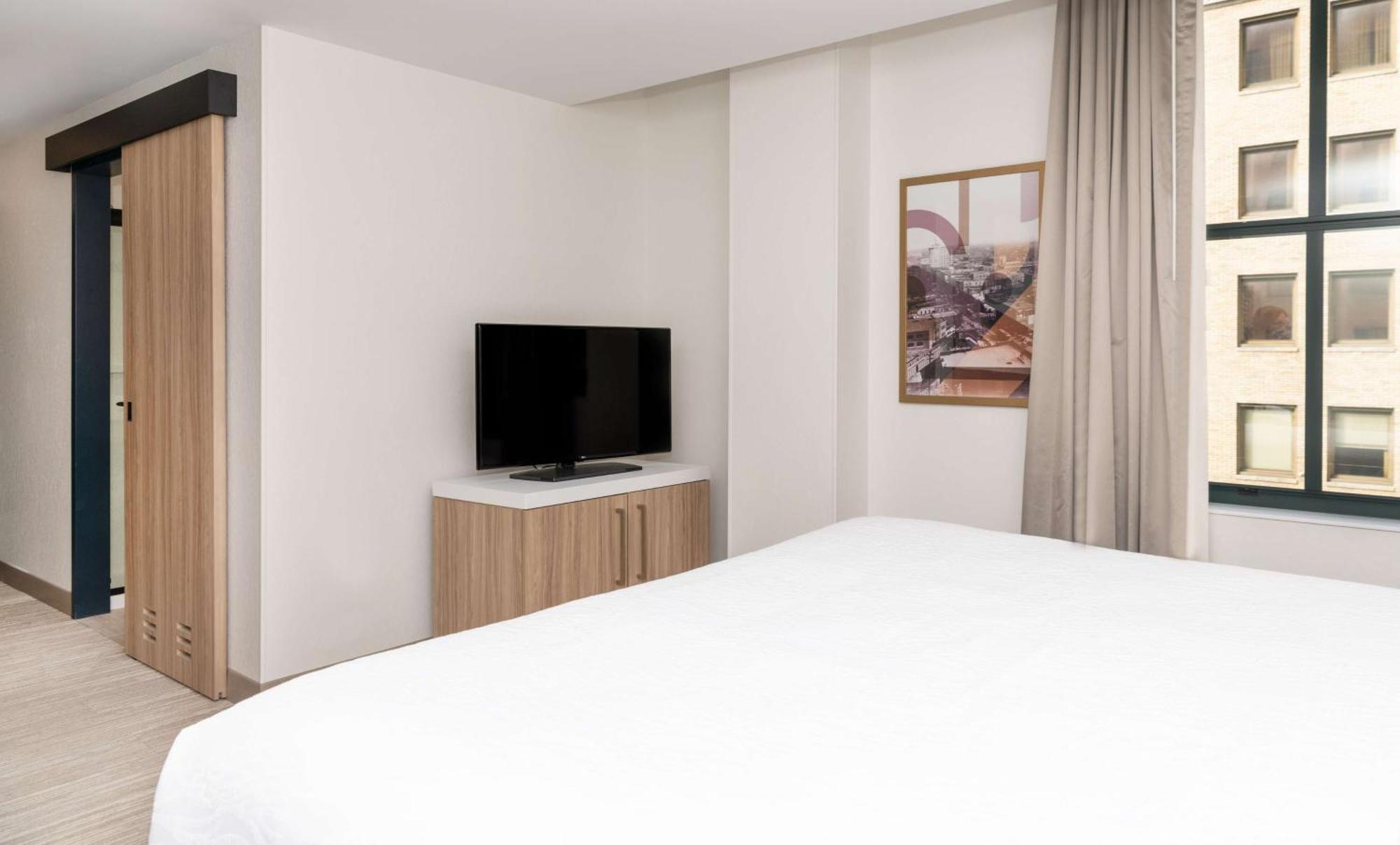 Hilton Garden Inn Flint Downtown Dış mekan fotoğraf