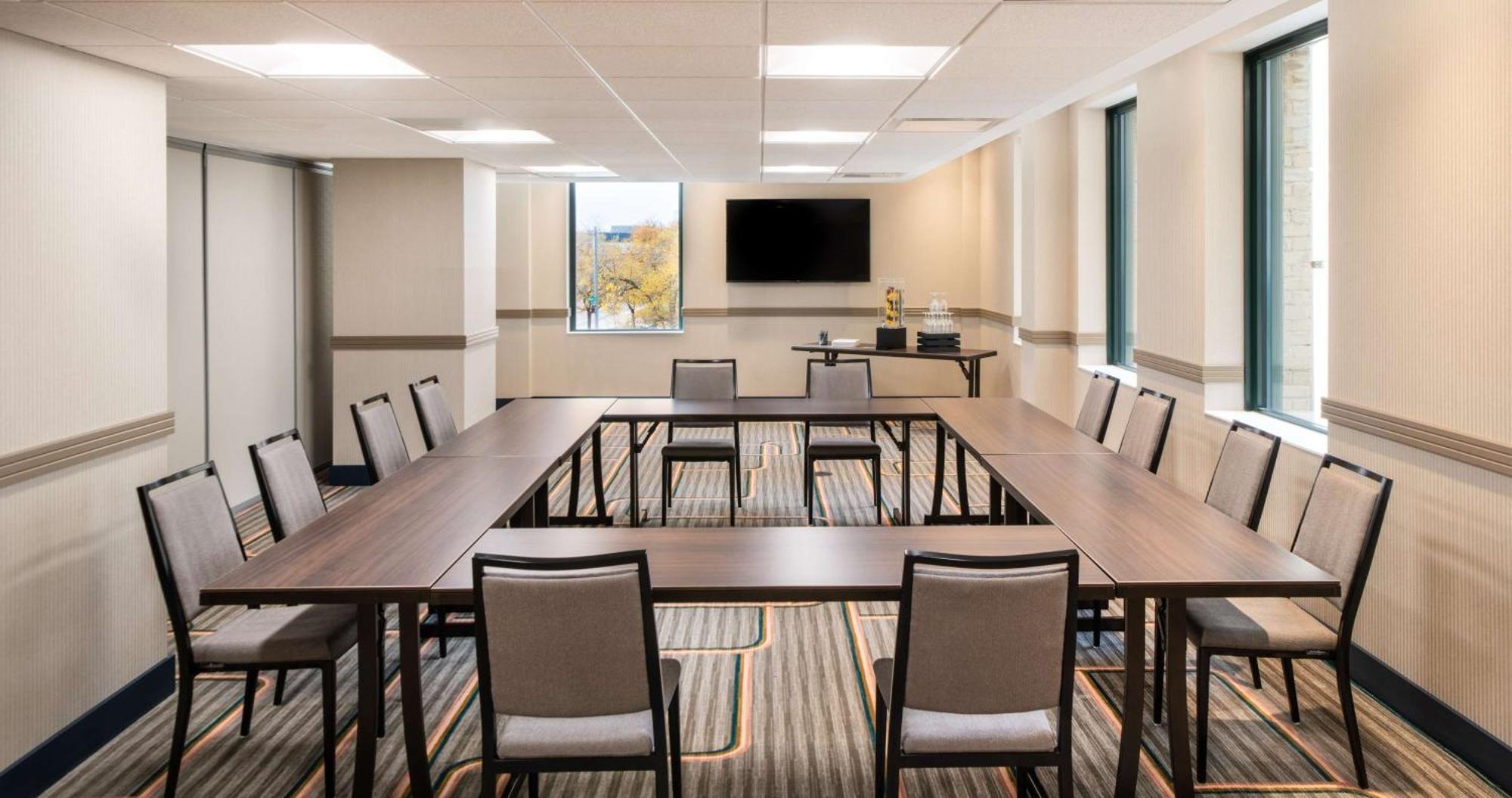 Hilton Garden Inn Flint Downtown Dış mekan fotoğraf