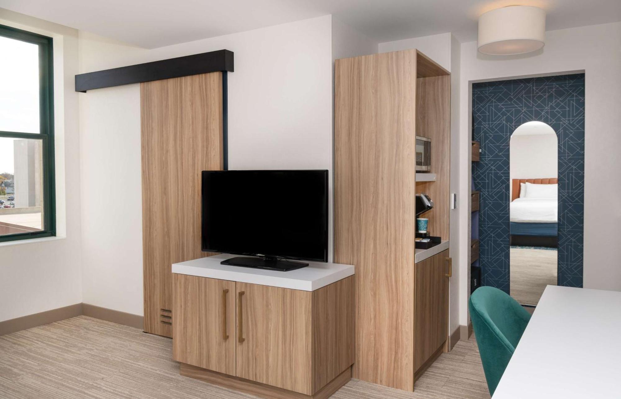 Hilton Garden Inn Flint Downtown Dış mekan fotoğraf