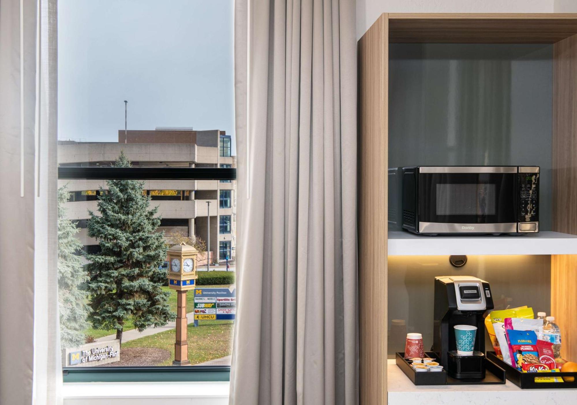 Hilton Garden Inn Flint Downtown Dış mekan fotoğraf