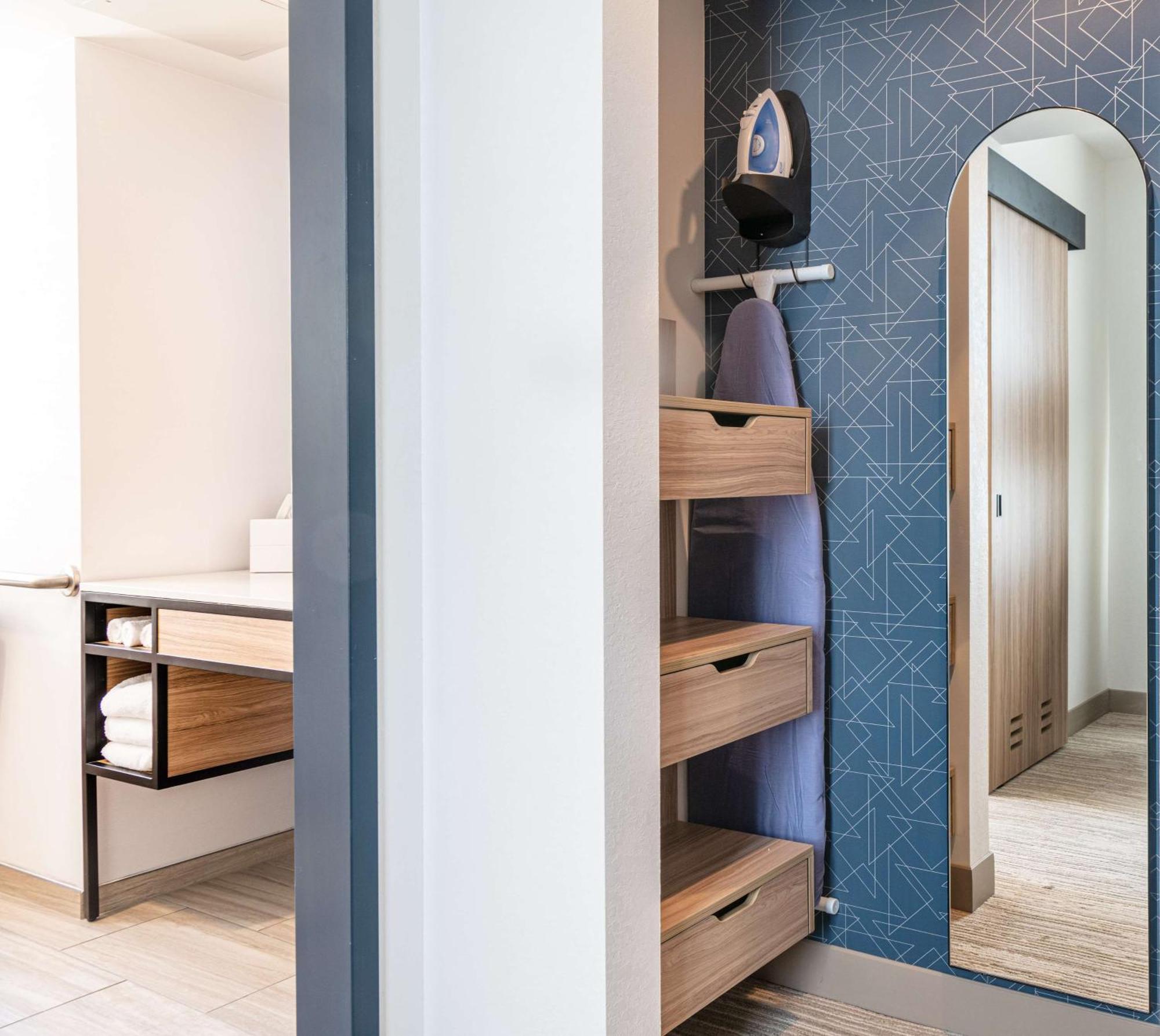 Hilton Garden Inn Flint Downtown Dış mekan fotoğraf